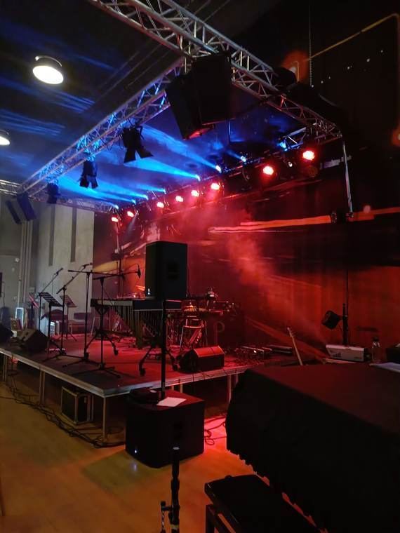 Stort lys setup til koncert. Sløjfen, Hadsten